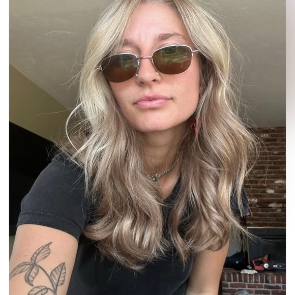 Meet your Posher, Bria - Picture 3 of 3